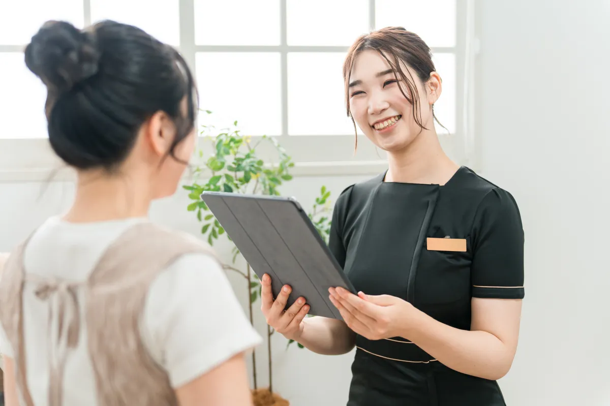 自爪を大切にしながら、 美しさが続く 理想の指先へ。